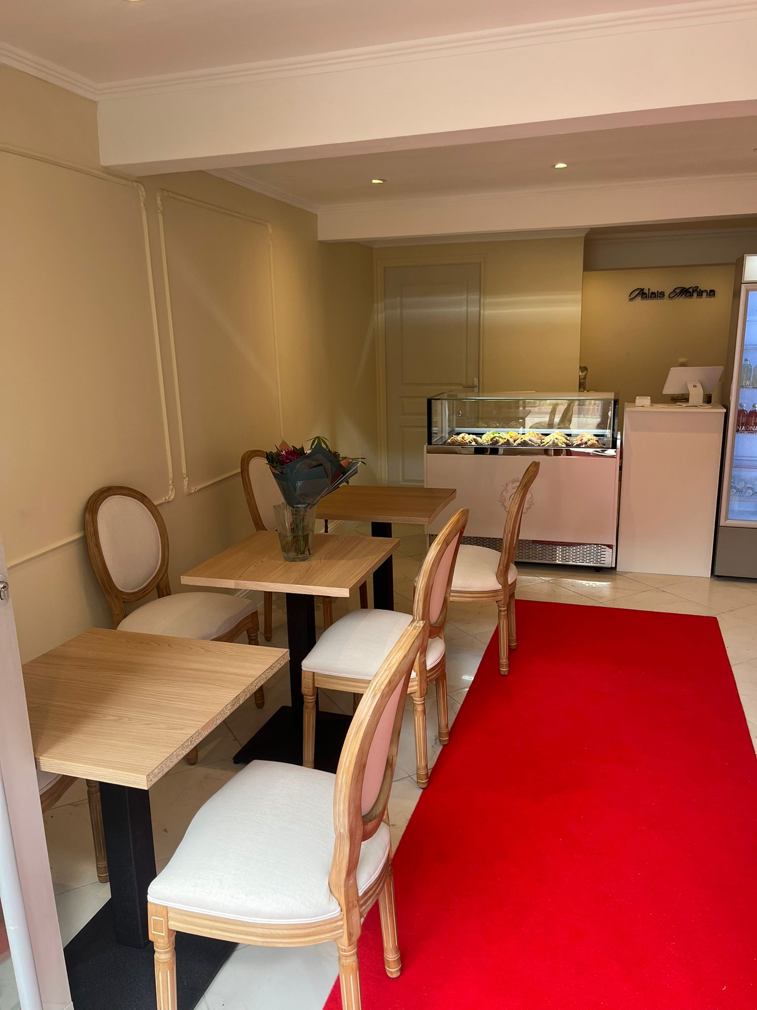 Palais Mahina — devanture